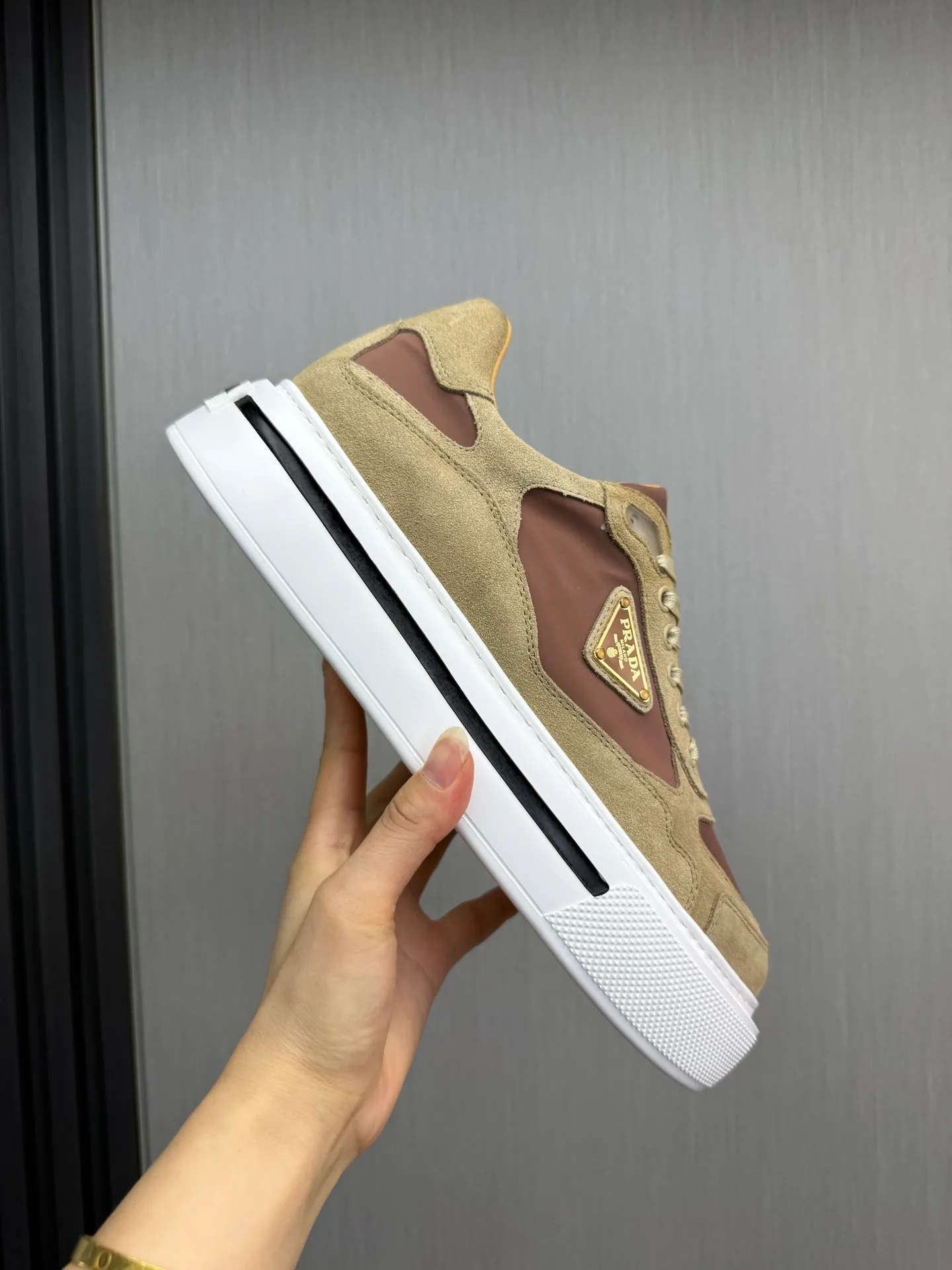 Men's shoes 💰580💰 [PRADA] Hot-selling men's shoes shipped 👏Official website synchronized ⬆️ Original cowhide fabric + cowhide lining, cowhide feet 🐮 1:1 shipment ✔️Original original sole, 38-45 (45. Customized, non-refundable)